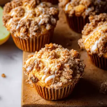 Apple Cinnamon Crumb Muffins