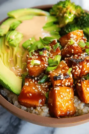 Crispy Bang Bang Salmon Bites Bowls