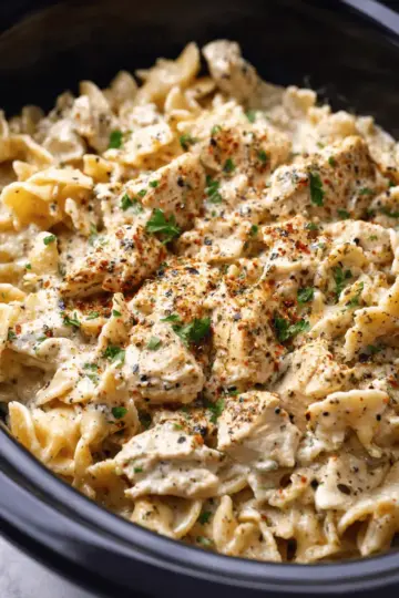 Crockpot Parmesan Garlic Chicken Pasta