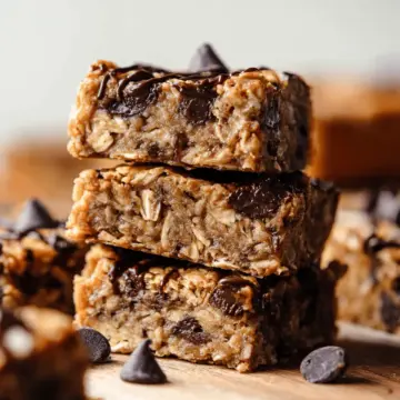 Peanut Butter Banana Chocolate Chip Oatmeal Bars