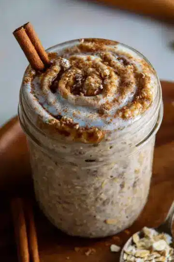 The Best Cinnamon Roll Overnight Oats Recipe