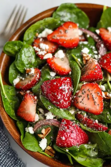 Spinach Strawberry Salad with Balsamic Poppy Seed Dressing
