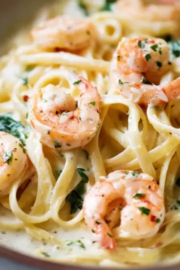 Creamy Garlic Prawn Pasta
