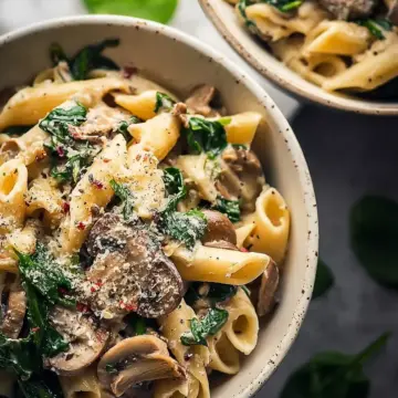 One Pot Pasta with Spinach & Mushrooms