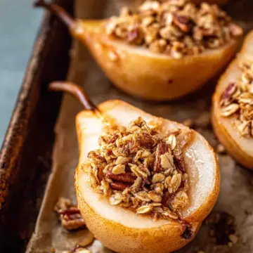 Baked Pears with Crunchy Oat Crumble